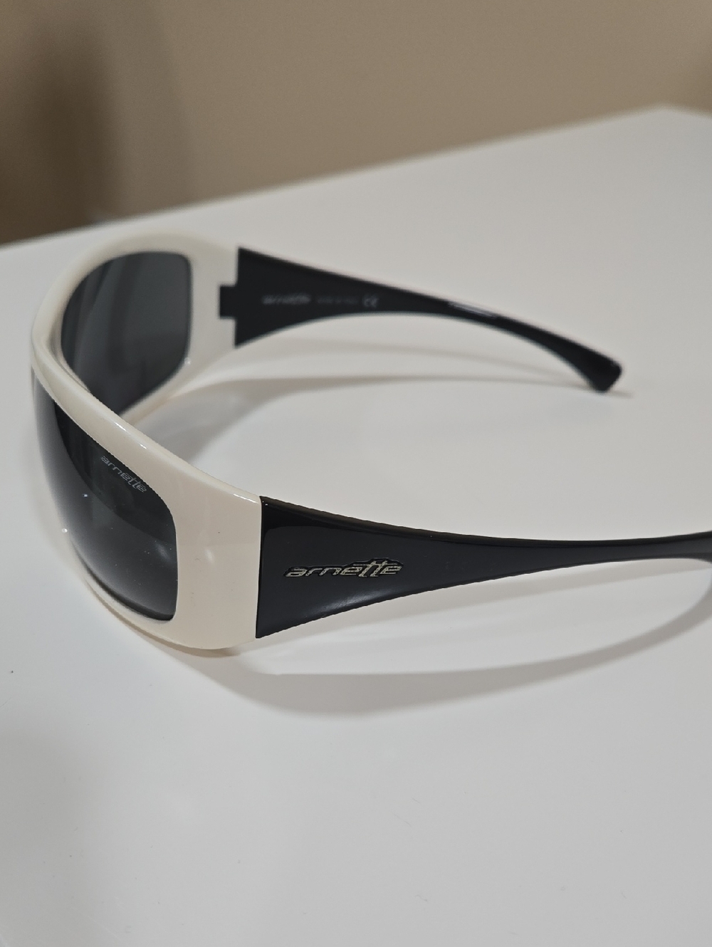 Arnette Cream Frame Sunglasses! - Picture 3 of 5